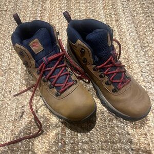 Men’s Columbia Navy and Black Footwear